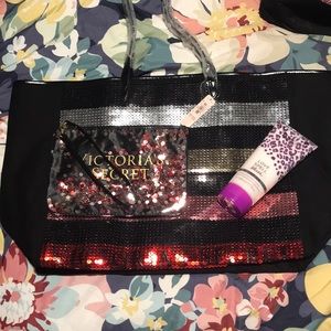 Victoria’s Secret Tote Bag w/mini case